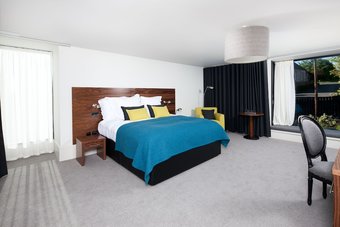 The Douglas Hotel