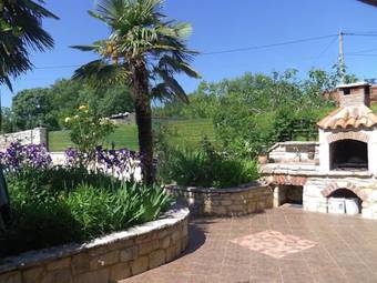 Villa Holiday Home Ladonja