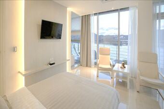 Pension White Cube 24