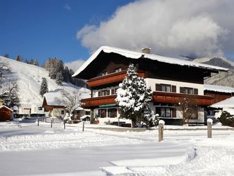 Spacious Apartment Near Ski Trail In Maishofen