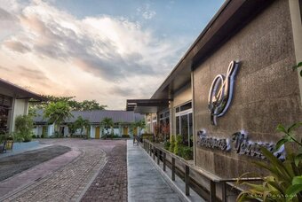 Seasons Hotel Sablayan