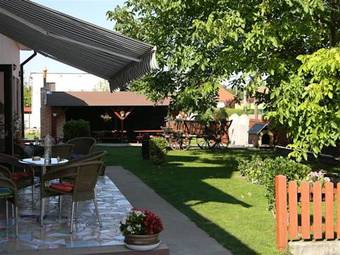 Hostal B.aden Pension