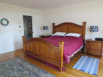 26 Whiteleys Way - Four Bedroom House