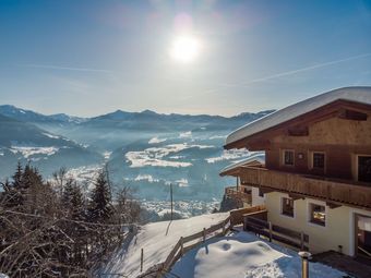 Gorgeous Chalet With Jacuzzi In Tyrol