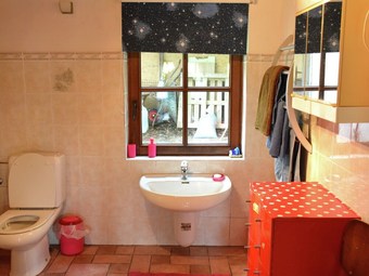 Quaint Chalet In Hannut With A Pond