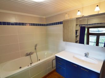 Country Cottage For Groups With A Pool Table And Professional Kitchen