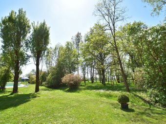 Modern Holiday Home In Burgundy With Swimming Pool