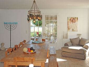 Idyllic Villa In Esparron-de-verdon With Barbecue