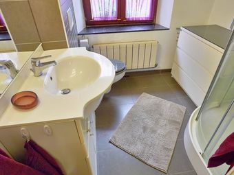 Modern Holiday Home In Chevron With Private Garden