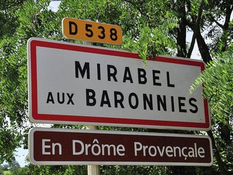 Villa With Private Pool And Splendid View On The Mont Ventoux