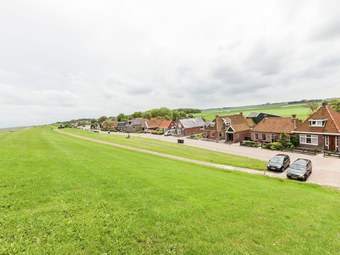 Cozy Holiday Home In Moddergat With Sea Near