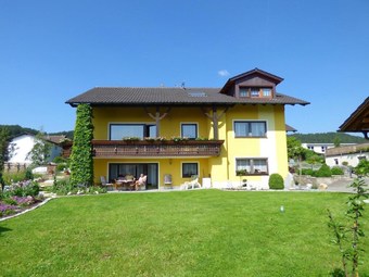 Scenic Apartment With Balcony, Garden, Deckchairs, Barbecue