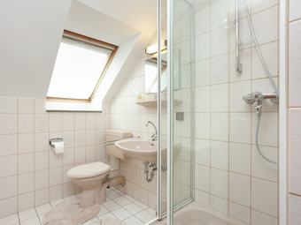 Apartment In Polle With Heating, Terrace, Bbq, Deckchairs