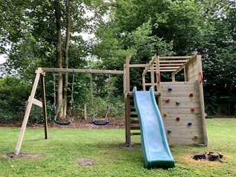 Beautiful Group House With Large Garden And 2 Terraces