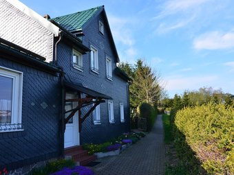 Apartamentos Holiday Home In Neustadt Am Rennsteig With Garden