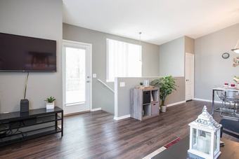 Villa Quiet Home 9 Minutes To Strip Balcony & Pool