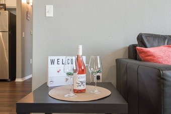 Apartamento Modern Quiet Home - 15 Minutes To Strip With Pool!