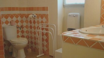 Villa With 2 Bedrooms In Dauphin, With Private Pool, Enclosed Garden And Wifi