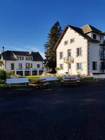 House With 7 Bedrooms In Montsalvy, With Enclosed Garden And Wifi - 55 Km From The Slopes