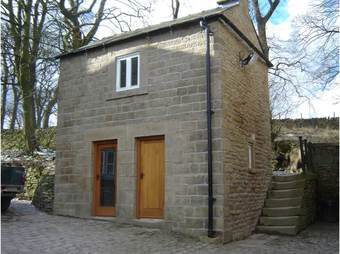 Hotel Rushop Hall