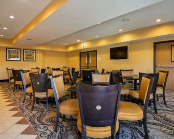 Hotel Comfort Suites Dfw Airport