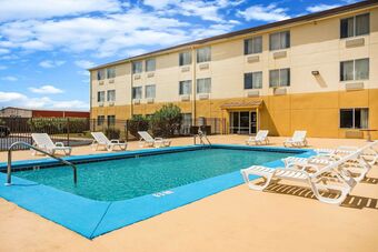 Hotel Days Inn & Suites By Wyndham Foley