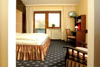 Airport Regent Hotel