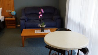 Golden Leaf Motor Inn