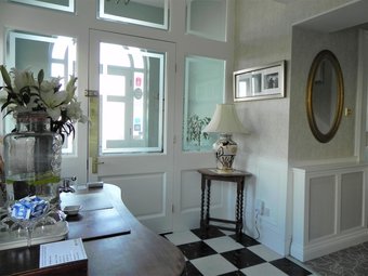 Hotel Shelleven House