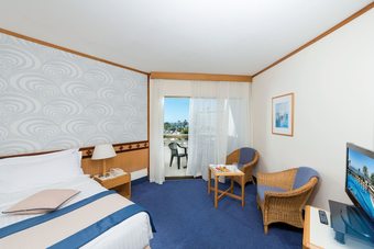 Constantinou Bros Athena Beach Hotel