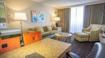 Hotel Embassy Suites By Hilton Tampa Airport Westshore