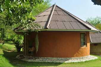 Hotel Baandin Huaiphung Resort