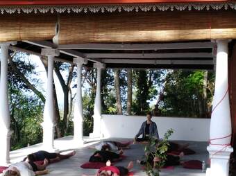 Welikande Hotel And Trekking Center