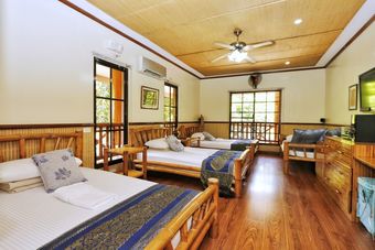 Hotel Noni's Resort