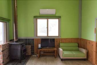 Taegisan Morning Birdcall Pension