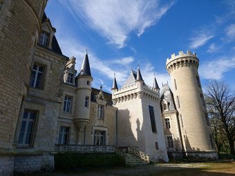 Hotel Ch�teau Des Chevaliers De Londigny