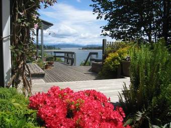 Quadra Island Harbour House B&B