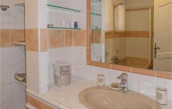 Six-bedroom Holiday Home In Le Tignet