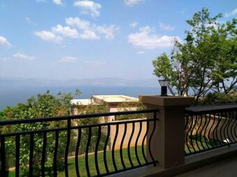 Nice Villa In International Vacation Area Of Fuxian Lake Taiyang Mountain