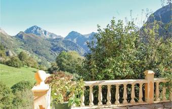 Three-bedroom Apartment In Ponga