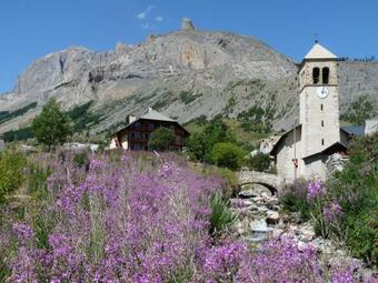 Posada Gite L'aiguillette Du Lauzet