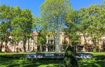 Six-bedroom Holiday Home In Jastrebarsko