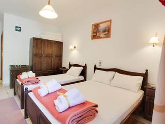 Villa Elegant Holiday Home In Stournareika With Balcony
