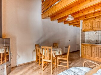 Cosy Holiday Home In Porte-puymorens With Skiing Nearby