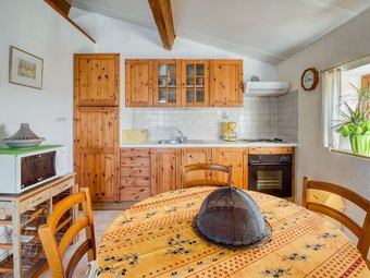 Elegant Holiday Home In Montpezat-de-quercy With Barbecue