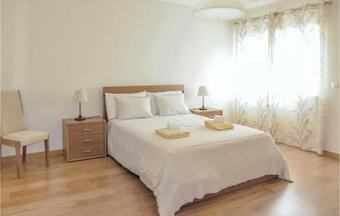 Five-bedroom Holiday Home In Miragaia