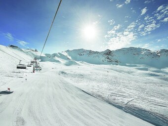 Modern Apartment With Sauna, Balcony, Garage, Washing Room