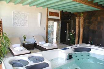 Domaine Des Doucins & Spa  - Gite Cypr�s