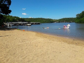 Motel Redneck Yot Club