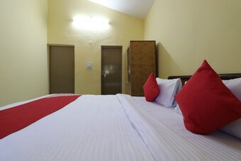 Hotel Oyo 30450 Aamrapaali Water Park